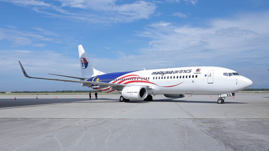 Jpg-1.-Malaysia-Airlines-B737-with-the-Negaraku-livery-916x516-1.jpg